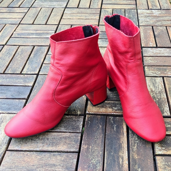 Get your go-go on! Mango red leather ankle boot size 38. - Picture 2 of 5